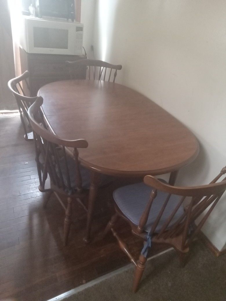 Pennsylvania House Dining Room Table W/6 Chairs