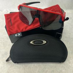Oakley, Patrick Mahomes sunglasses with box soft case and hard case