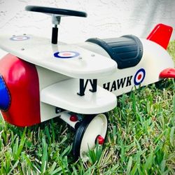 Luxurious Vintage Ride on Plane for Toddlers 