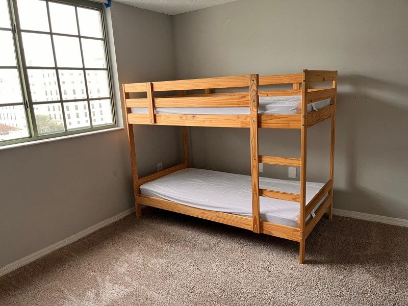 Bunk bed With 2 Mattresses 