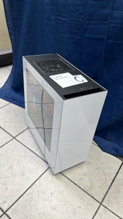 Gaming PC with i7-6700k, 32GB DDR4 RAM, GTX 1070, no hard drive