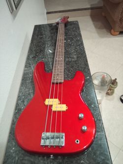Bass guitar
