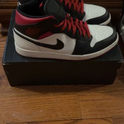 Size 10.5 - Jordan 1 Mid 'Gym red black toe' with box, used