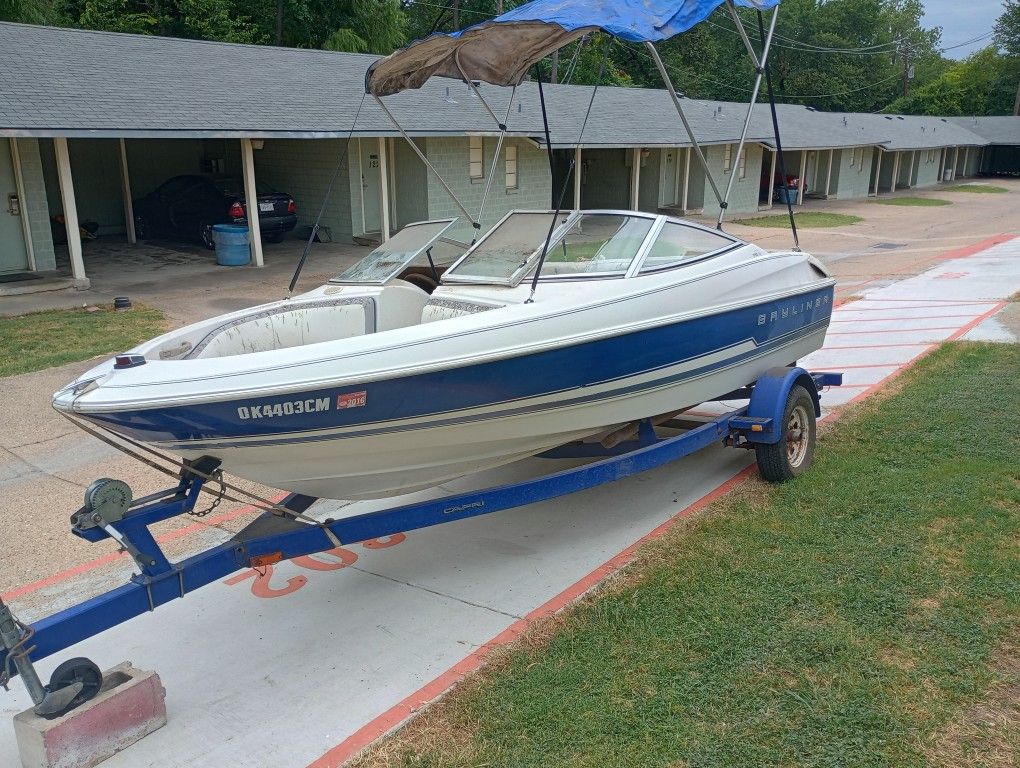 1993 Bayliner with In-board motor and tilt trailer