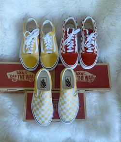 VANS Nuevos $70, dólares por los tres.