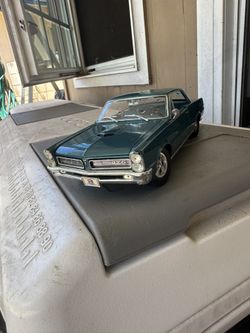 1965 Pontiac GTO 1:18 Diecast Model Car – Excellent Condition