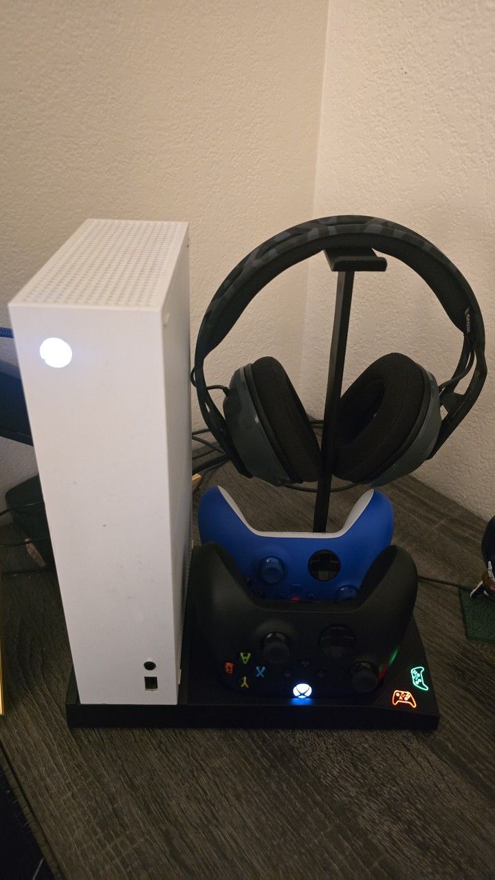 Xbox Series S Bundle