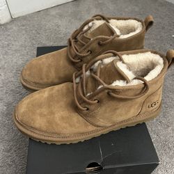 Men’s Uggs Size 11