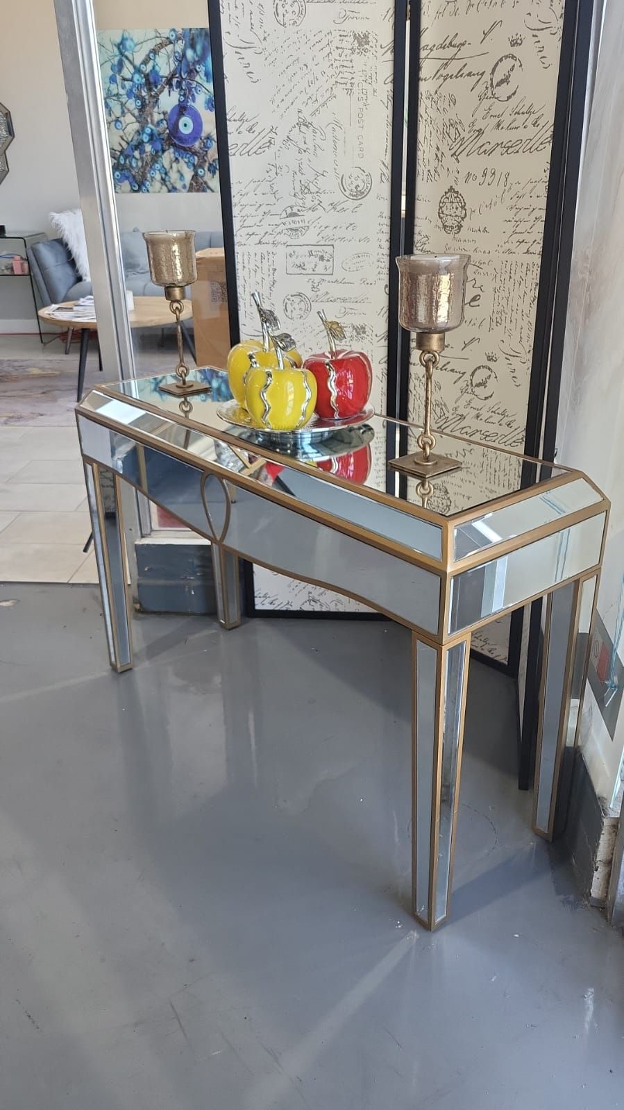 MIRROR CONSOLE TABLE WITH GOLD DETAILS 47x16x30H