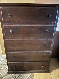 Wooden 5-drawer Dresser