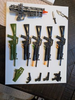 GI Joe 1:6 Guns And Knives Over 100 Pcs
