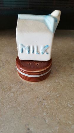 Milk and cookies salt and pepper shakers