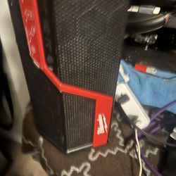 Milwaukee Bluetooth Speaker And Battery M12 Volt 