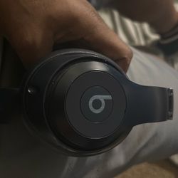 Beats Studio Pro