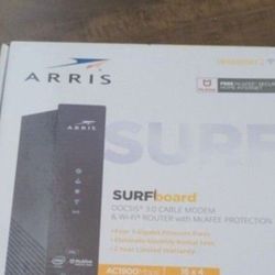 Arris Surfboard DOCSIS 3.0 Cable Modem and WI-FI