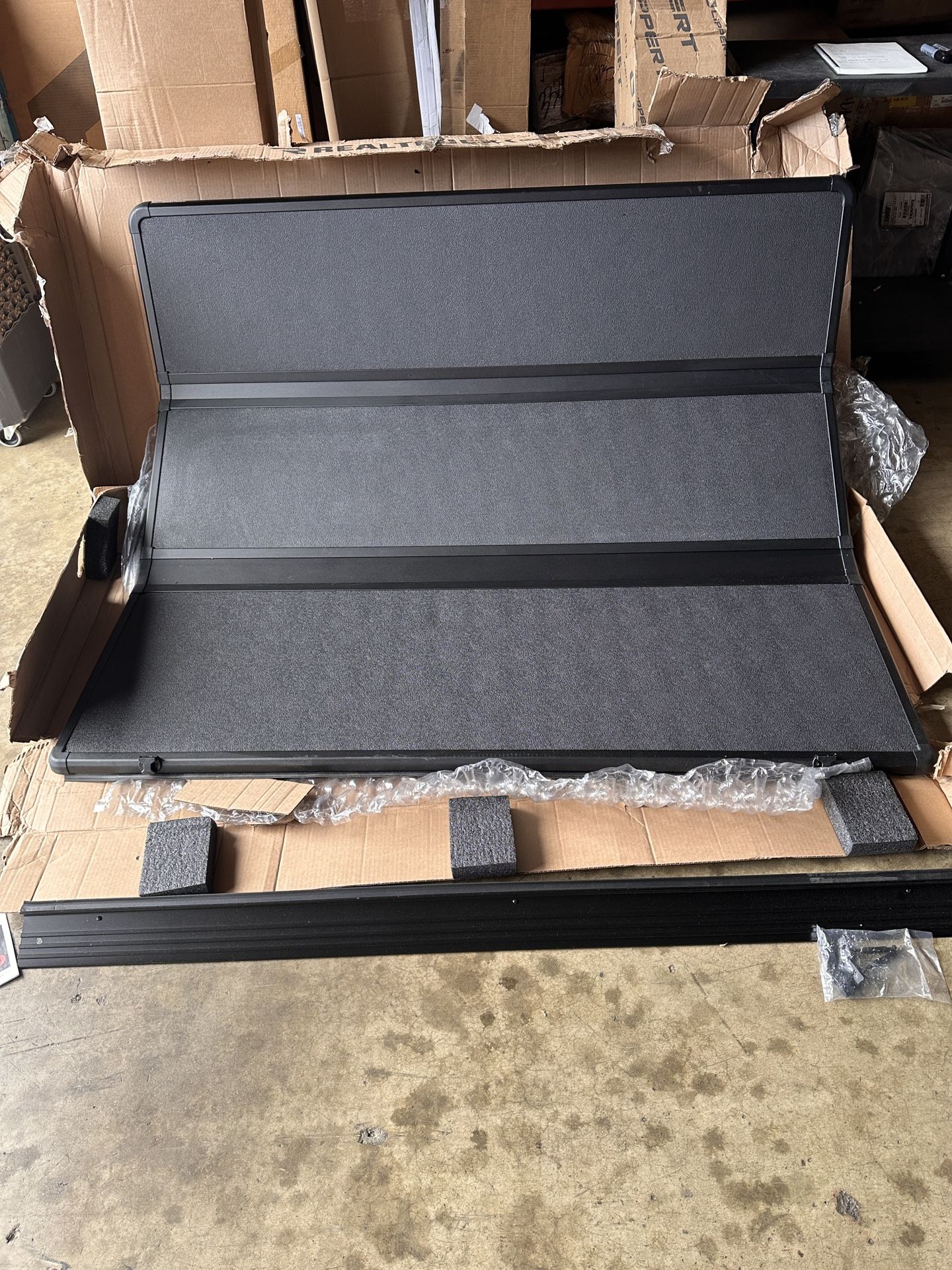 Extang Solid Fold 2.0 Toolbox Tonneau Fits 20 to 25 Silverado / Sierra 1500 and HD 6'10" Use with 18 to 20" Toolbox #2