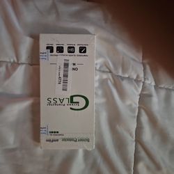 Iphone fifteen screen cover brand new inbox, three packs