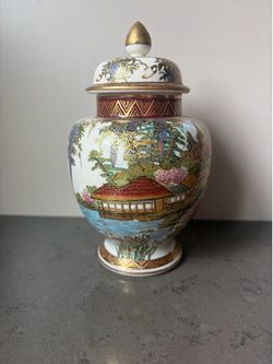 Vintage satsuma Japanese jar