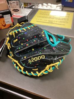 New Wilson A2000 PF33SS 33" Catcher's Mitt -2793/1613