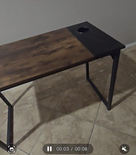 Desk Excellent Condition