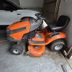 Husqvarna TS 142 42 in. 22 HP Double Bagger Gas Riding Lawn Mower, Briggs & Stratton Engine, Hydrostatic Transmission