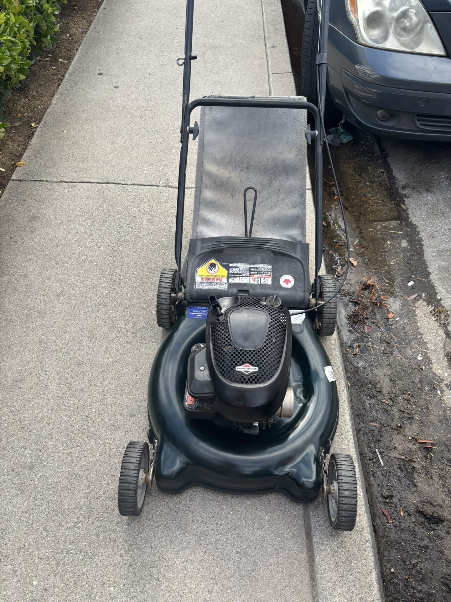 Poulan Push Mower 5.0 Hp. Good Working Condition Tested Before Buy It. 160$$