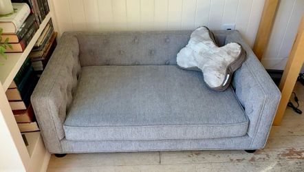La-Z-Boy Luxury Dog Sofa Bed with Bone Pillow – Like New