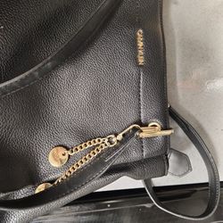 MEDIUM SIZE  CALVIN KLEIN  PURSE 