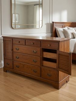 Ethan Allen long dresser w/ drawers