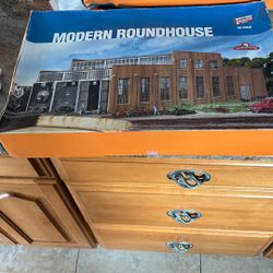 Walthers Cornerstone Series, Modern Roundhouse