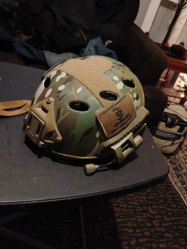 Tactical Helmet With Side Light