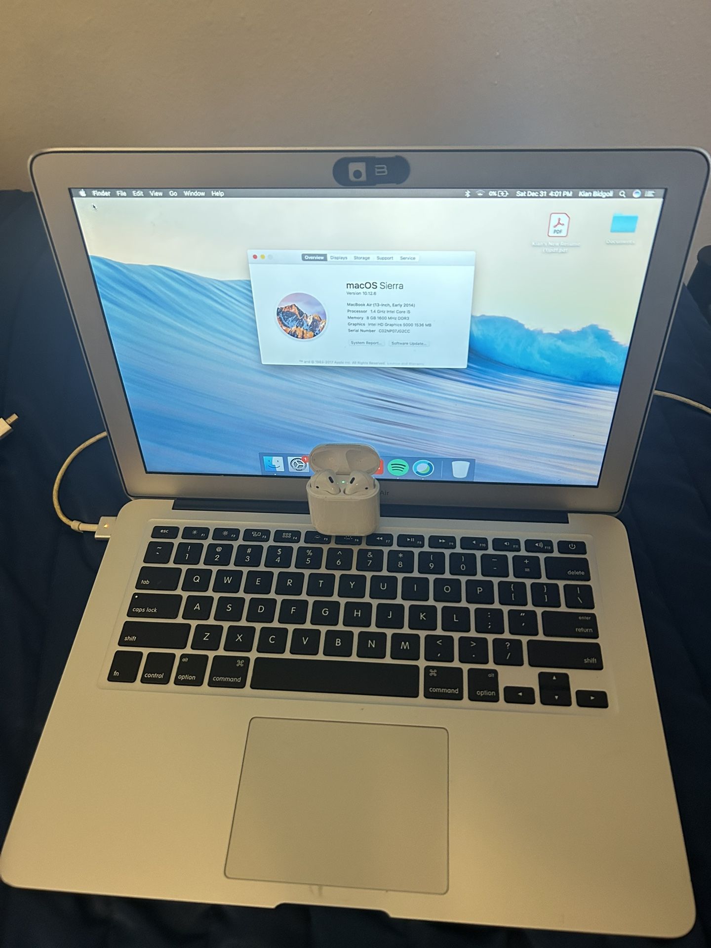 MacBook & AirPods