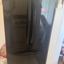 Kenmore Refrigerator Read Description 