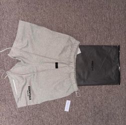 essentials short dark oat size m
