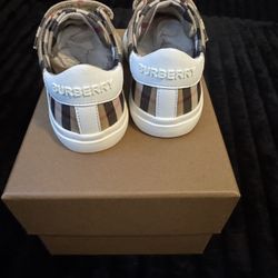 Brand New Burberry Toddler Shoe Size 5C 