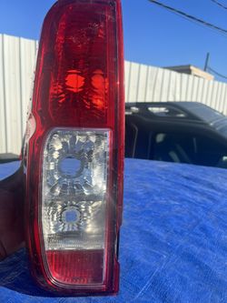 Nissan Frontier Tail Lights