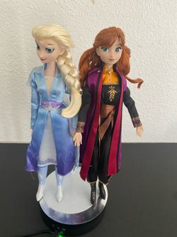 Disney Store Frozen 2 Singing Elsa & Singing Anna Doll