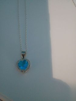 Prettyaqua blue necklace