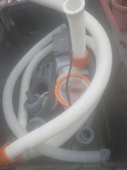 P00l pump like new