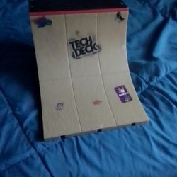 Tech Deck Ramp