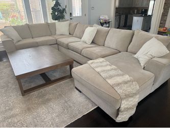 Living Spaces Large Delano Pearl sofa with chase