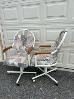Multipurpose chair with wheels   Can be 360 degrees rotate Good for Dining chair or office chair $20 for $28 for Both 90% newCan be 360 degrees rotate