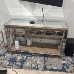Mirrored Console Stand By Mercana