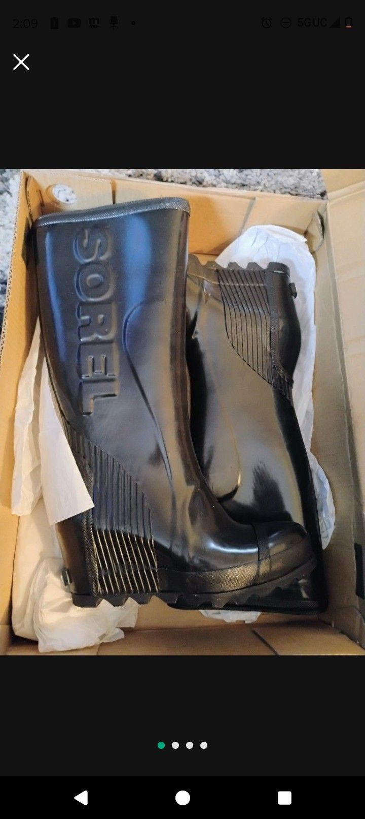 BRAND NEW IN BOX WOMENS SOREL BOOTS SIZE 8 PAID $300 SHE NEVER WORE THEM 