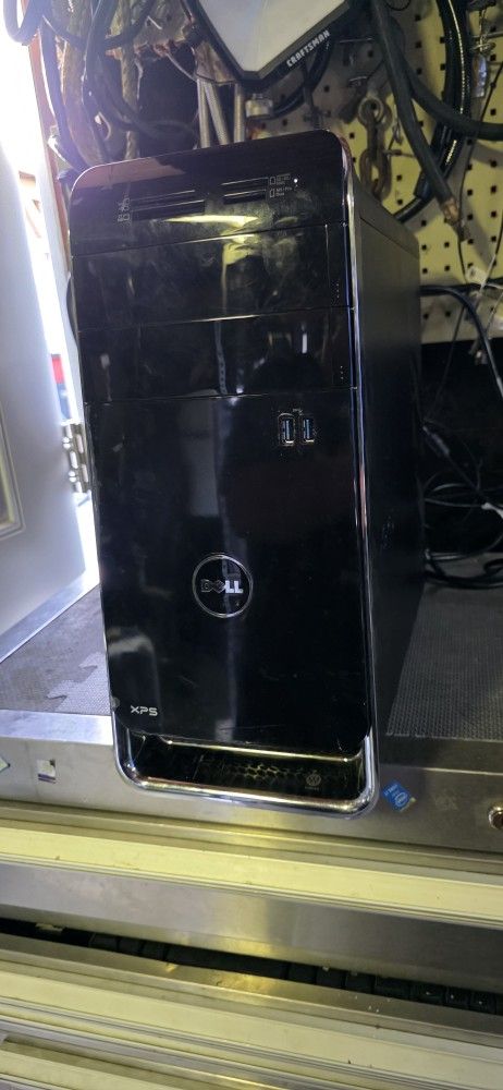 Dell XPS Gaming PC. i7-CPU-3.40GHz
16GB Ram 1TB HDD. GPU: GTX 4GB.