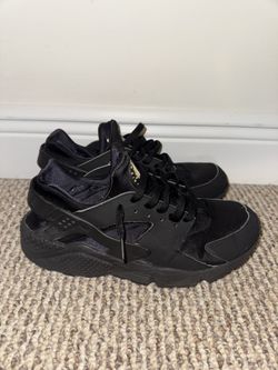 Nike Huarache “Triple Black” Men’s Size 11.5