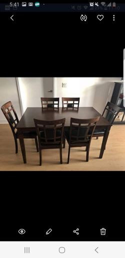 New 7pc. Dining table set