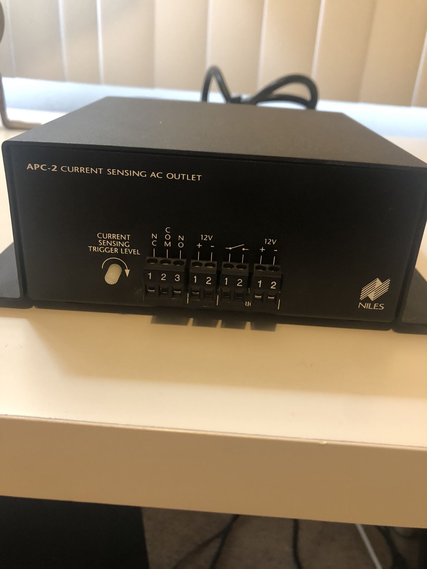 Niles APC-2 Black Current Sensing Outlet Switcher