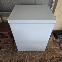 VISSANI, FREEZER  ,25"W X 34" H , ,NEW  FREEZER FOR $130. 