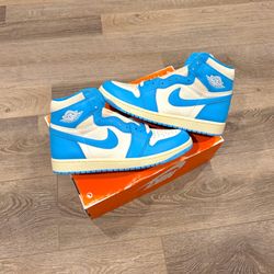 ⬇️UNDER RETAIL⬇️ - Jordan 1 Retro High OG “UNC Reimagined” Size 9 IN HAND BRAND NEW